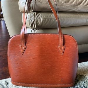 Auth Louis Vuitton Lussac Bag